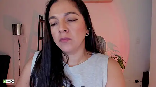 urcute_kitten – Naživo XXX chat