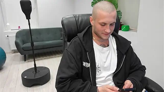 Онлайн чат XXX Igor_Wilde