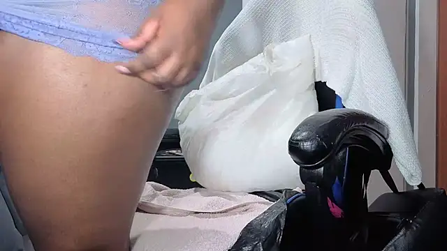 LaylaYummyxxx's Live XXX Chat