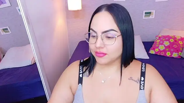 Curvy_sexyvalen XXX чат на живо