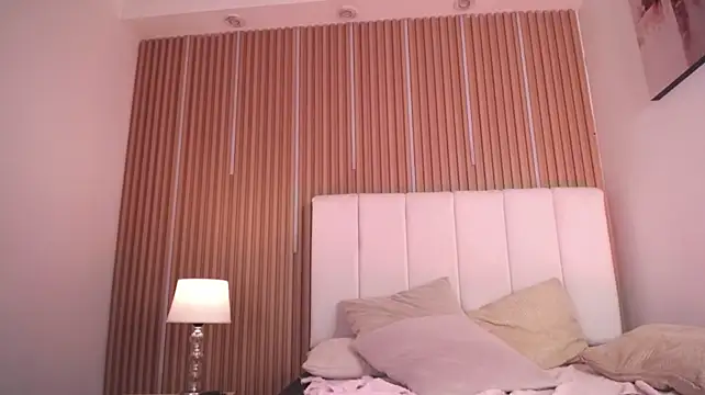 XXX chat uživo modela KimSensual_