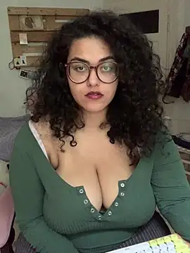 Chat XXX en directo de Curvydesifromgermany