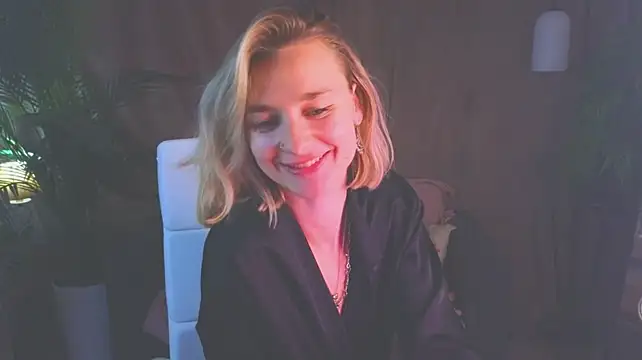 NoraMoreau Chat XXX live