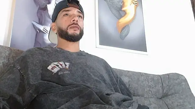 Онлайн чат XXX LukasScott_