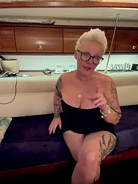 German_Milf's Live XXX Chat