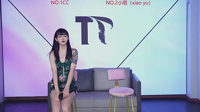 RoseGirl888 现场XXX聊天