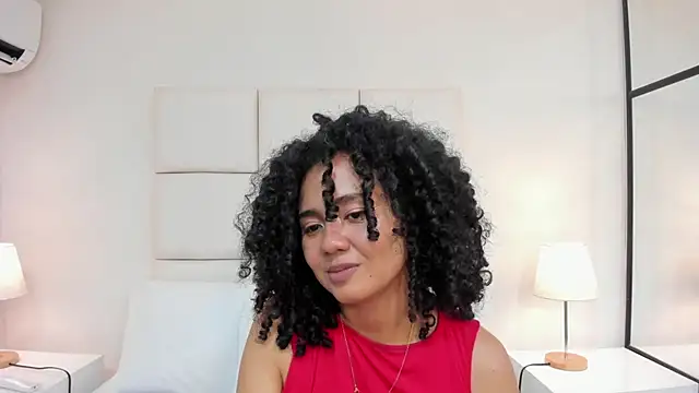 Chat +18 de Kiraspell ao vivo