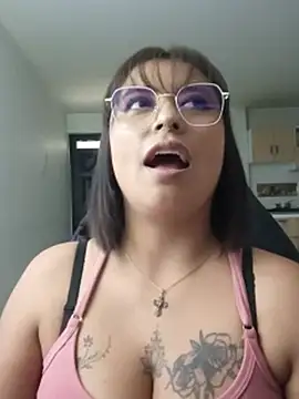 Chatroom XXX en direct de Amylaaa_