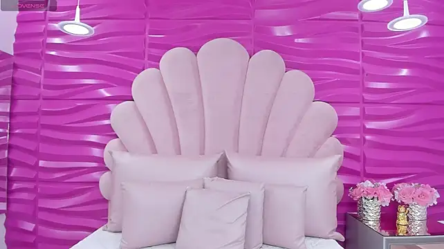 Zara-Rey Chat XXX live