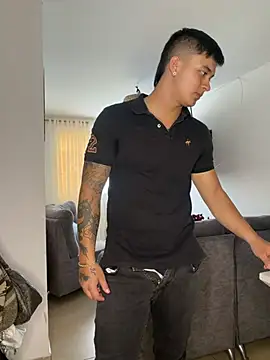 Christopher_strongg élő XXX-chatje