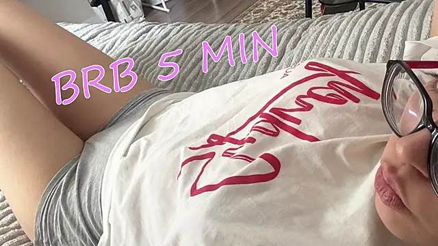 AnnaVelvetFire Adlı Modelin Canlı XXX Sohbeti
