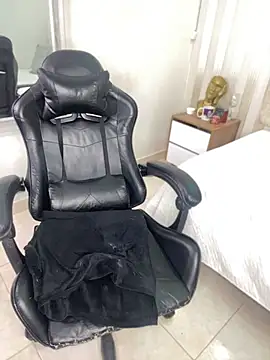 amara_queen_ Adlı Modelin Canlı XXX Sohbeti