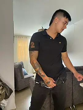 Christopher_stronggn Live XXX chat