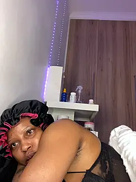 צ'אט XXX בשידור חי של RainBougie