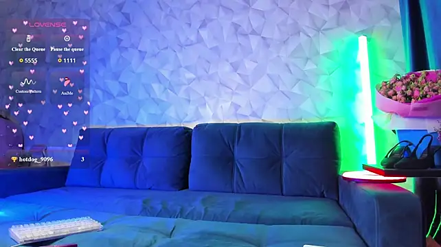 XXX chat uživo modela _ember_moon_