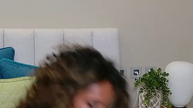 ShanialaFrancaise Chat XXX live