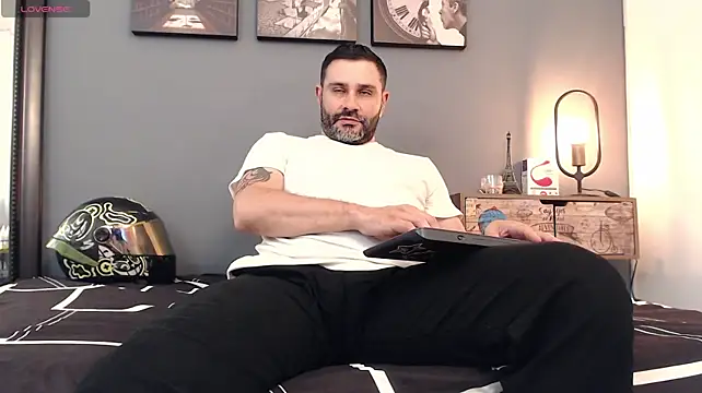 Chatroom XXX en direct de jonasbeards
