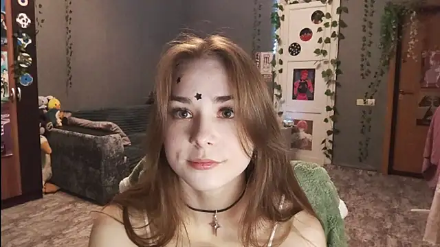 KiraLivee Adlı Modelin Canlı XXX Sohbeti