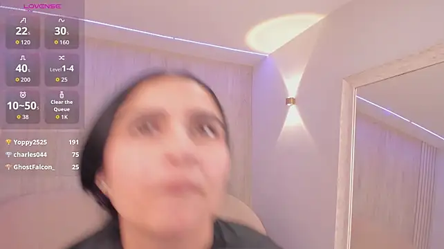 MiaLiore_ Adlı Modelin Canlı XXX Sohbeti