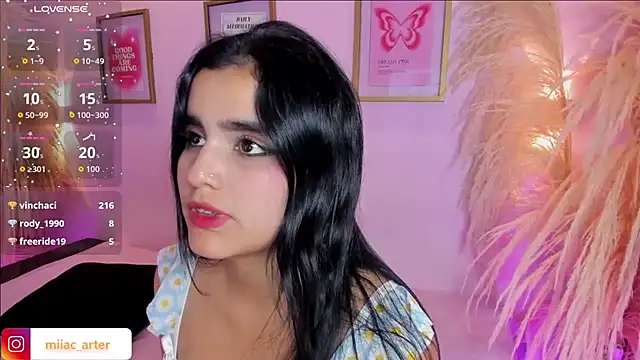 Chat +18 de MiaaCarter_ ao vivo