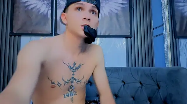 Chat +18 de Axel_Ryder ao vivo