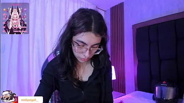 Molly_A's Live XXX Chat