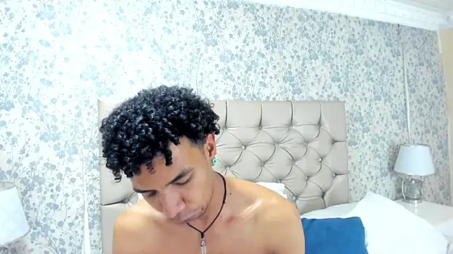 Chatroom XXX en direct de MarckThompsonn