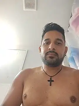 miguelhot85 webcam show