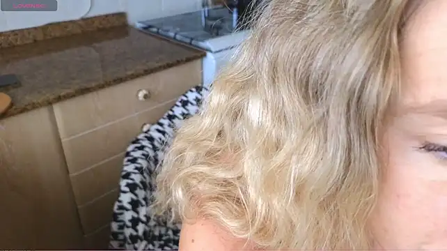 Živý XXX chat Lunamix