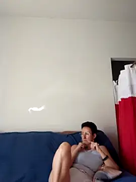 MILEIDE980 XXX чат на живо