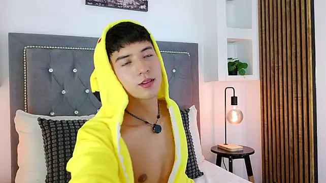 Chat +18 de Keen_Nico ao vivo