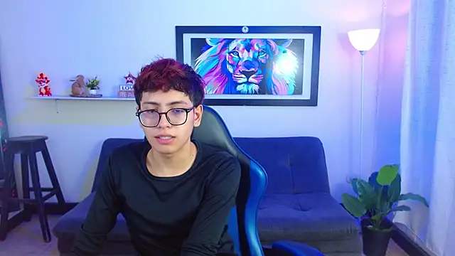 alexcum_18 Adlı Modelin Canlı XXX Sohbeti