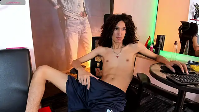 anddy_hugecock Adlı Modelin Canlı XXX Sohbeti