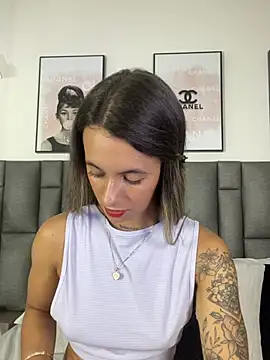 แชท XXX สดของ JuliaColemann