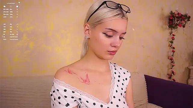 ReneaGilley's Live XXX Chat