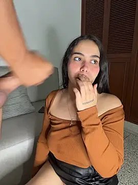 Czat XXX na żywo – SophieRoyals