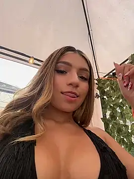 Chat +18 de Issa_pink18 ao vivo