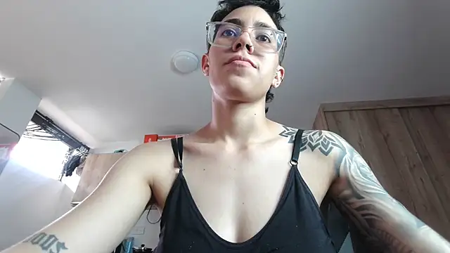 XXX chat uživo modela Cutie_Shy_