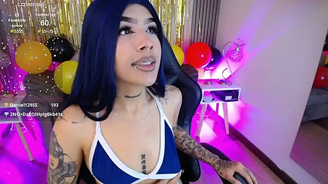 Raven_Wood Chat XXX in diretta