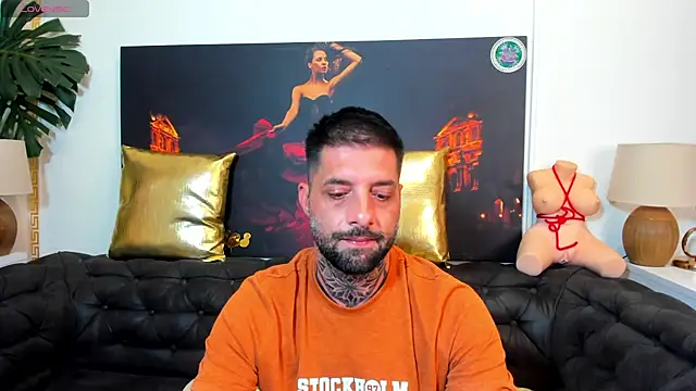 XXX chat uživo modela TommyDum