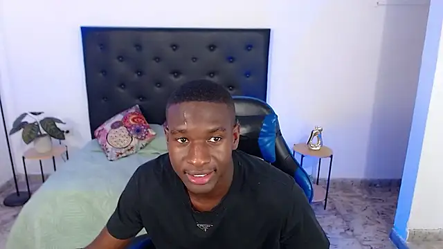 yousimon18 Live XXX Chat