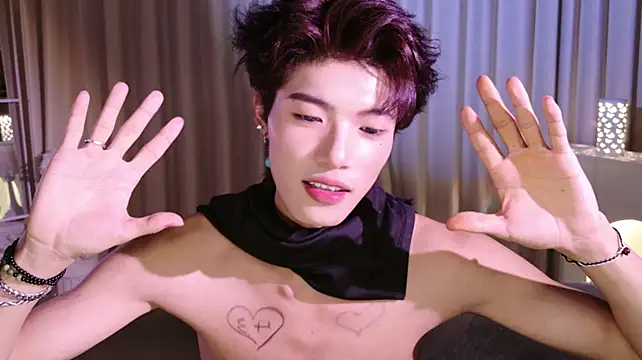 RenZeng's Live XXX Chat
