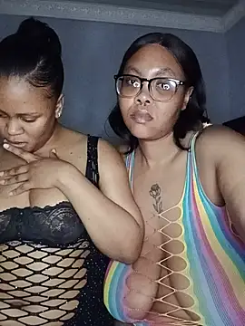 ShantelBootyBoobs: онлайн-секс-чат