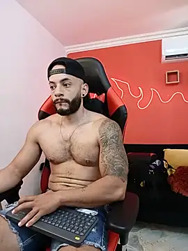 XXX chat uživo modela Mike_savage3