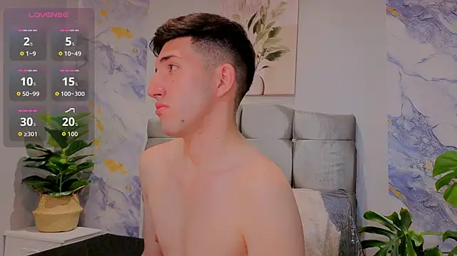 Un_Sluttyy Chat XXX in diretta