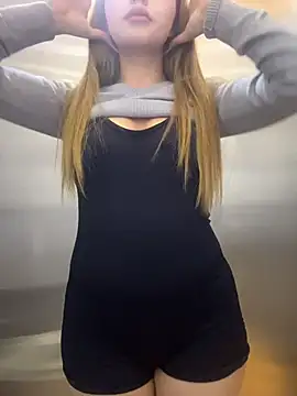ChloeCollins__ Live XXX Chat