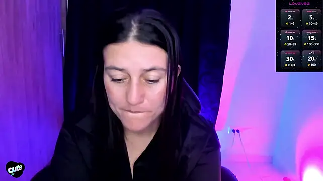 Saskyaa's Live XXX Chat
