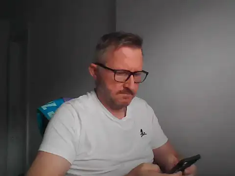 Excalibur82 Chat XXX live