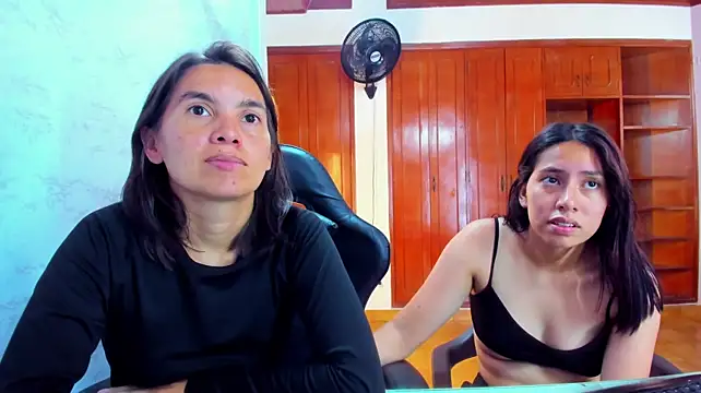 Soffy_and_Emily 网络视讯表演