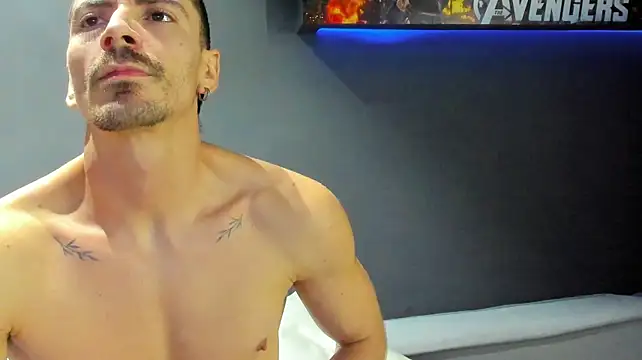 XXX chat uživo modela Paul_Kane